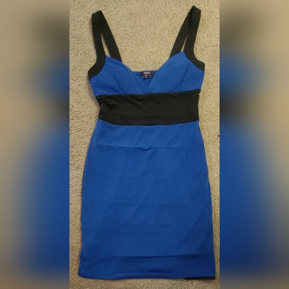 XOXO Dresses & Skirts - 💜4/$20💜XOXO Size M dress